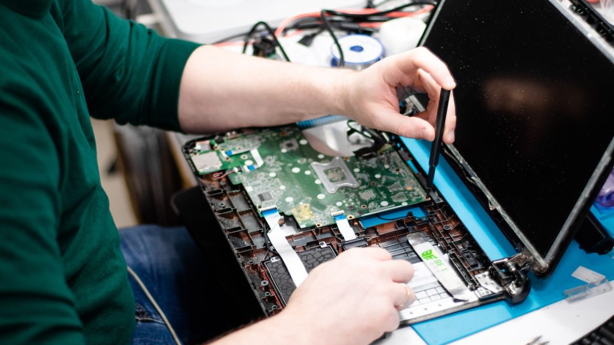 From Glitch to Glam: The Ultimate Guide to DIY Dell Laptop Repair